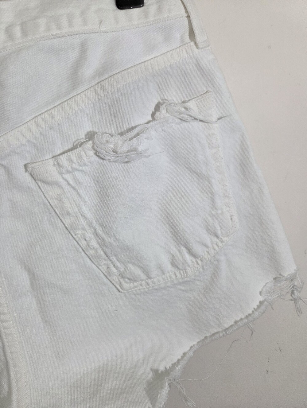 Agolde Parker Denim Jean Shorts in Dough White Boho Raw Hem Distressed Size 27 - Picture 6 of 10